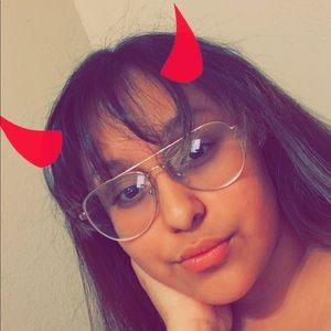 Meet your Posher, Evalyn